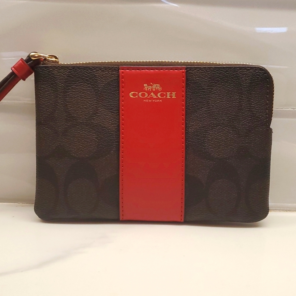 NWT Coach Corner Zip Wristlet In Signature Canvas